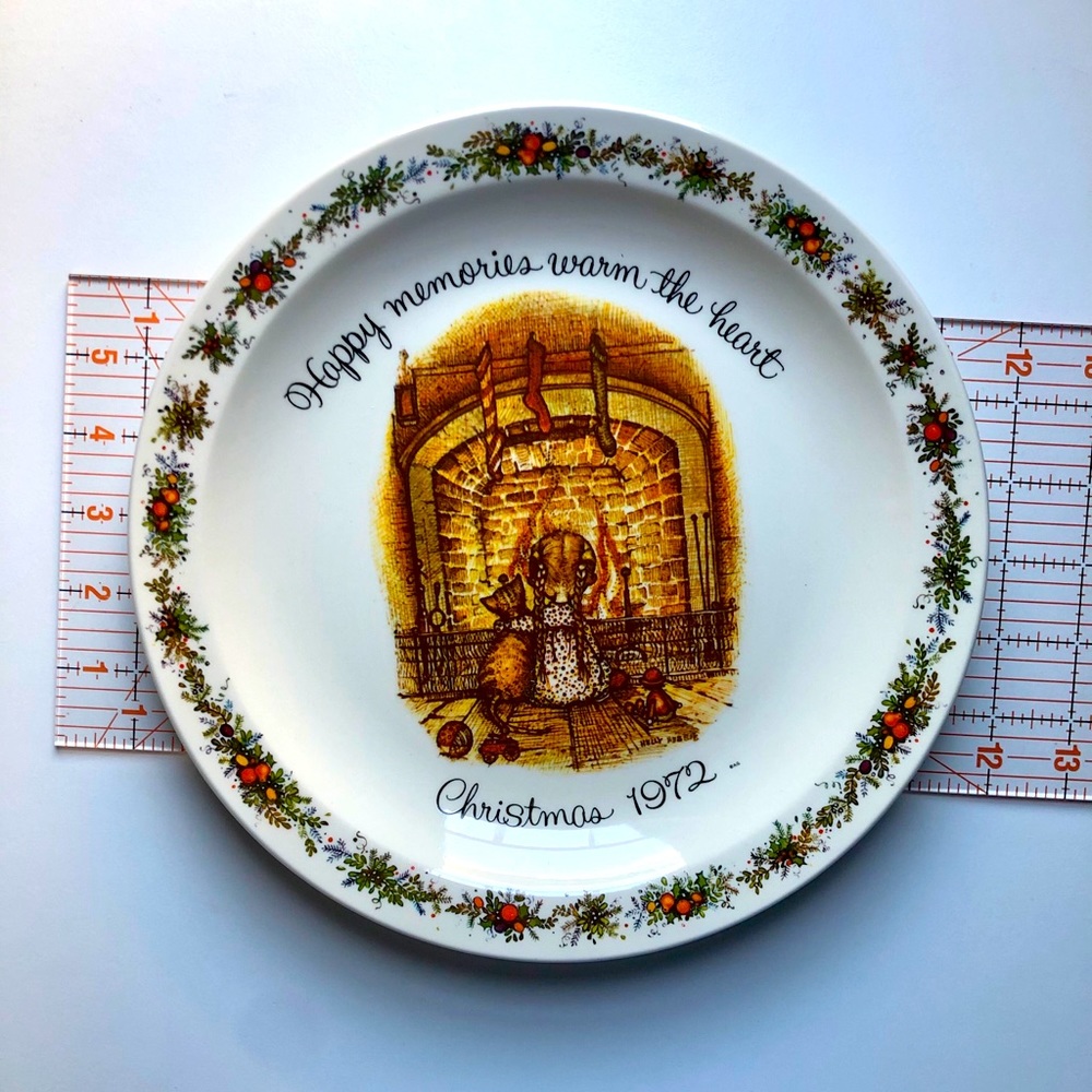 Holly Hobbie 1972 Christmas plate
